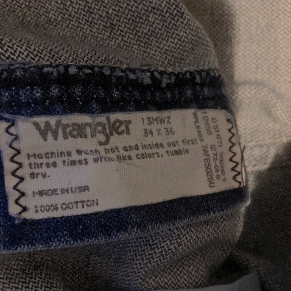 Men's Wrangler 13MWZ TEAR-OFF Jeans - 34 x 36 - Picture 3 of 7